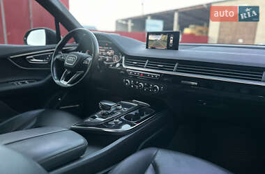 Позашляховик / Кросовер Audi Q7 2017 в 