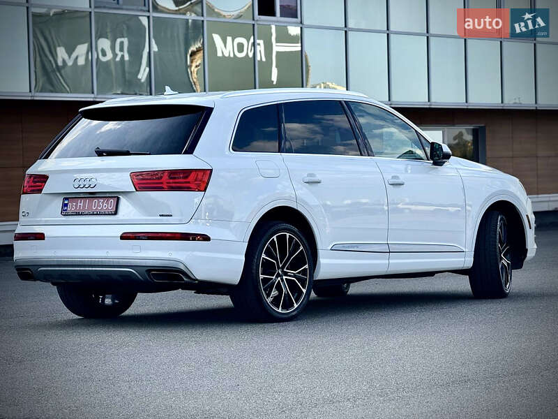 Позашляховик / Кросовер Audi Q7 2017 в Києві