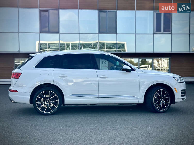 Позашляховик / Кросовер Audi Q7 2017 в Києві