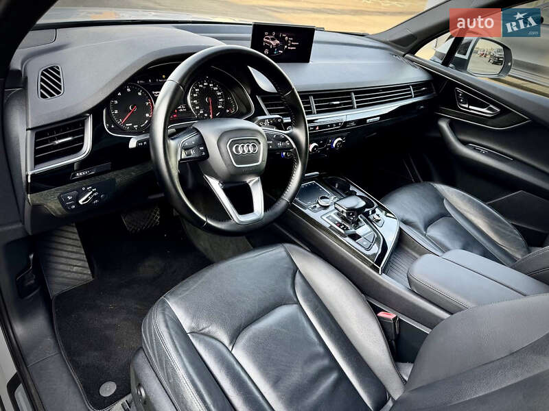 Позашляховик / Кросовер Audi Q7 2017 в Києві