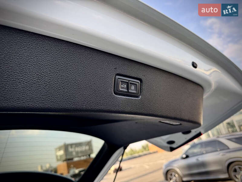 Позашляховик / Кросовер Audi Q7 2017 в Києві