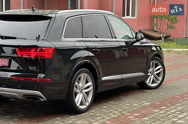 Внедорожник / Кроссовер Audi Q7 2016 в 