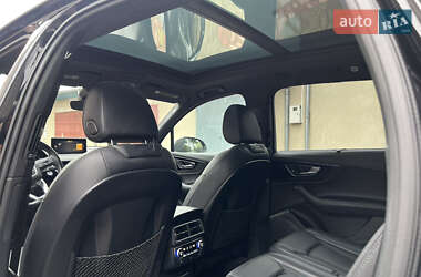 Внедорожник / Кроссовер Audi Q7 2016 в 