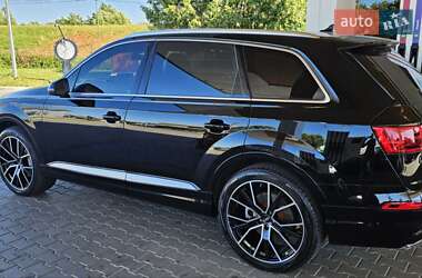 Позашляховик / Кросовер Audi Q7 2017 в 