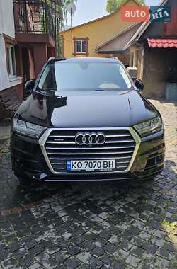 Позашляховик / Кросовер Audi Q7 2017 в 