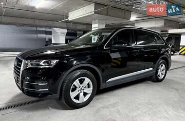 Внедорожник / Кроссовер Audi Q7 2016 в 