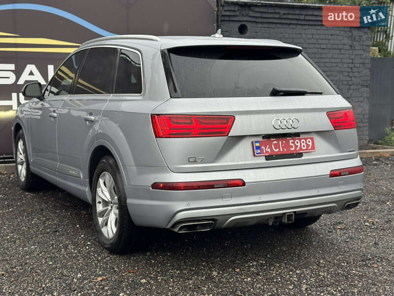 Позашляховик / Кросовер Audi Q7 2017 в Києві