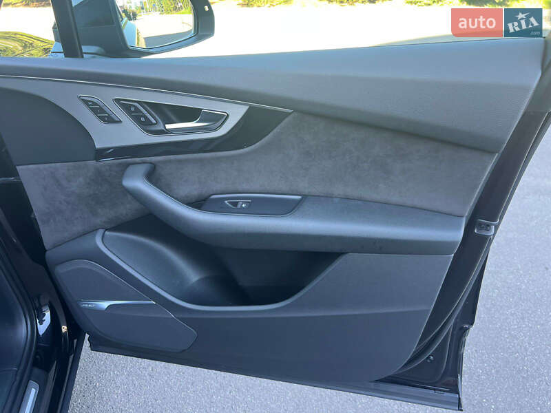 Внедорожник / Кроссовер Audi Q7 2017 в Тернополе