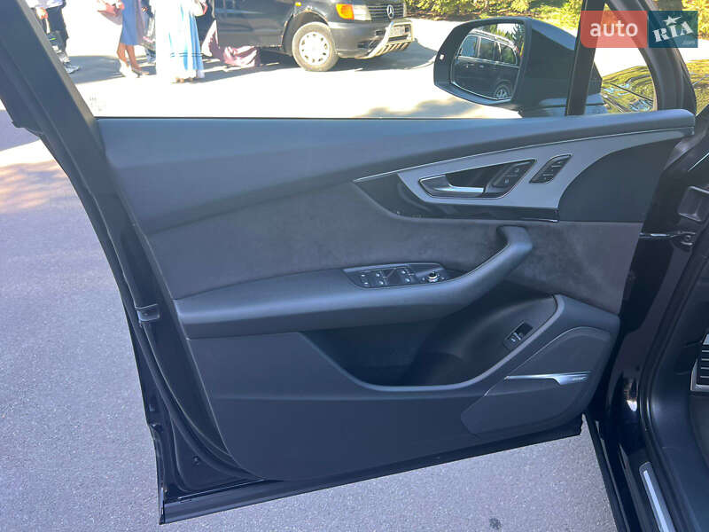 Внедорожник / Кроссовер Audi Q7 2017 в Тернополе