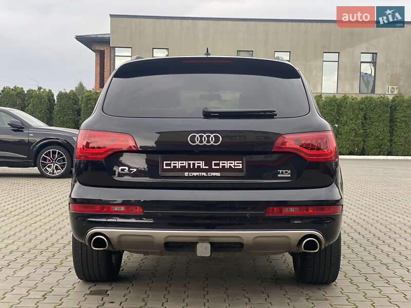 Позашляховик / Кросовер Audi Q7 2015 в Луцьку