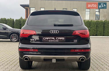 Позашляховик / Кросовер Audi Q7 2015 в 