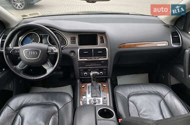 Позашляховик / Кросовер Audi Q7 2015 в 