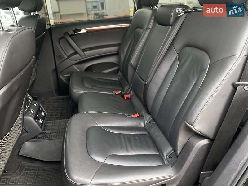 Позашляховик / Кросовер Audi Q7 2015 в Луцьку