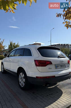 Позашляховик / Кросовер Audi Q7 2011 в 