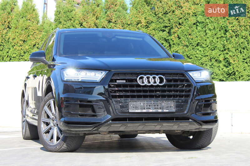 Внедорожник / Кроссовер Audi Q7 2018 в 