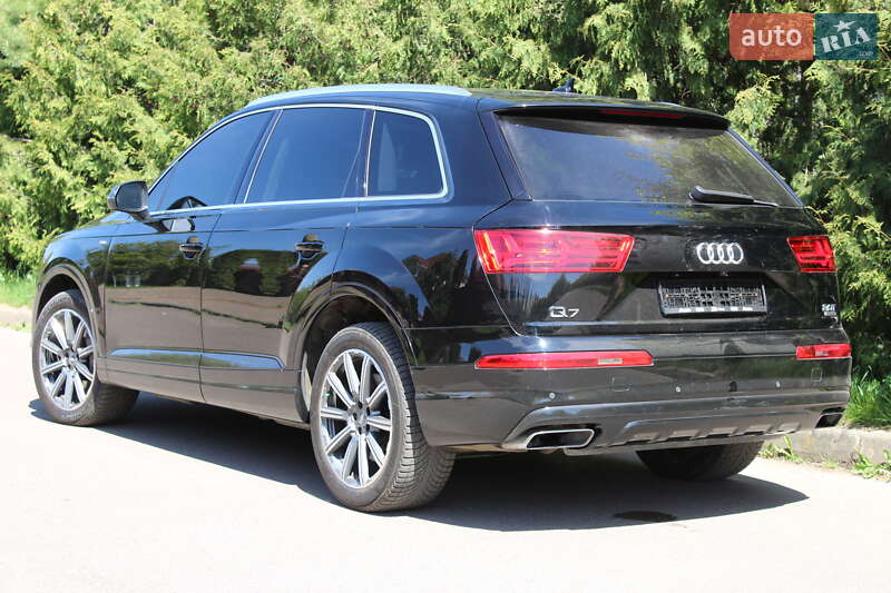 Внедорожник / Кроссовер Audi Q7 2018 в Ровно