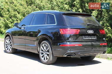 Внедорожник / Кроссовер Audi Q7 2018 в 