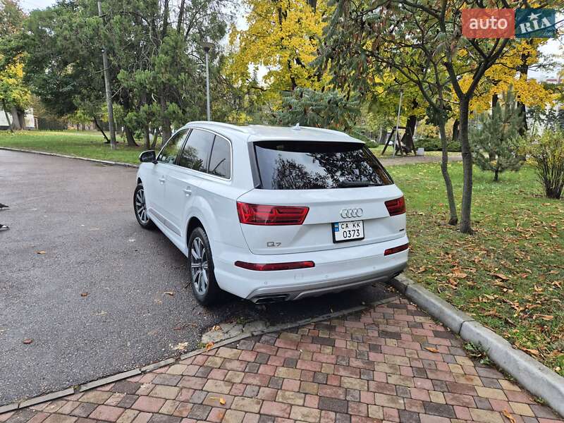 Внедорожник / Кроссовер Audi Q7 2017 в Черкассах