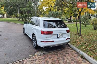 Внедорожник / Кроссовер Audi Q7 2017 в 