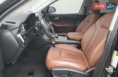 Позашляховик / Кросовер Audi Q7 2020 в 