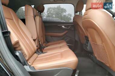 Позашляховик / Кросовер Audi Q7 2020 в 