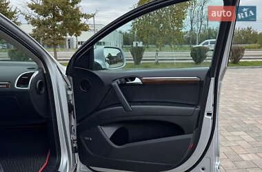 Позашляховик / Кросовер Audi Q7 2011 в 