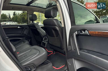Позашляховик / Кросовер Audi Q7 2011 в 