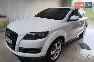 Позашляховик / Кросовер Audi Q7 2012 в 