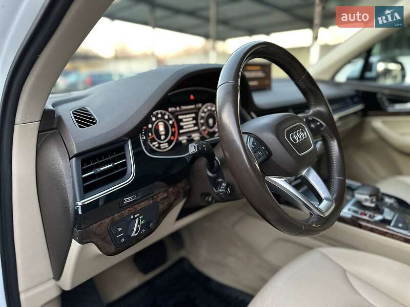 Внедорожник / Кроссовер Audi Q7 2016 в Львове
