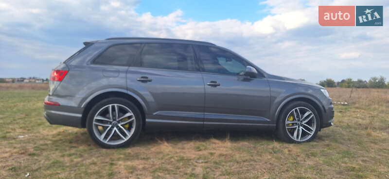 Позашляховик / Кросовер Audi Q7 2018 в Дніпрі