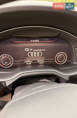Внедорожник / Кроссовер Audi Q7 2016 в 