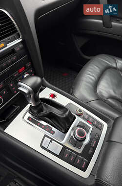 Позашляховик / Кросовер Audi Q7 2008 в 