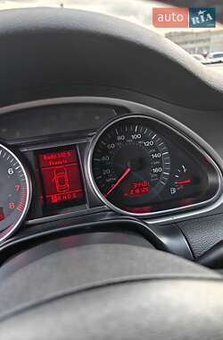 Позашляховик / Кросовер Audi Q7 2007 в 