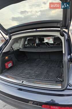 Позашляховик / Кросовер Audi Q7 2007 в 