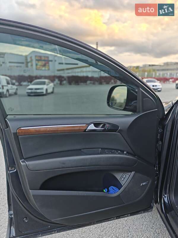 Позашляховик / Кросовер Audi Q7 2007 в Дніпрі