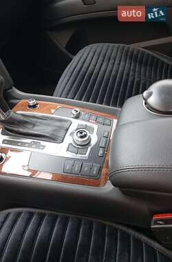 Внедорожник / Кроссовер Audi Q7 2015 в 