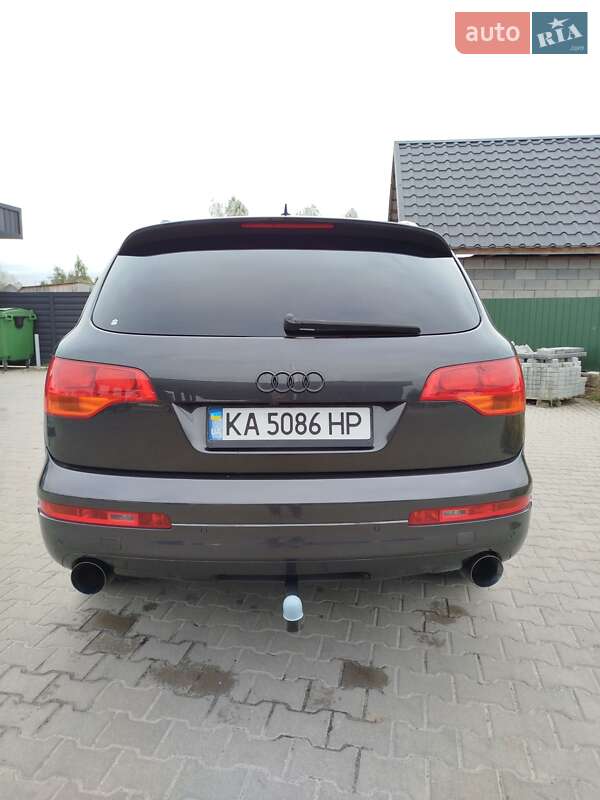 Позашляховик / Кросовер Audi Q7 2006 в Рокитному