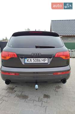 Позашляховик / Кросовер Audi Q7 2006 в 