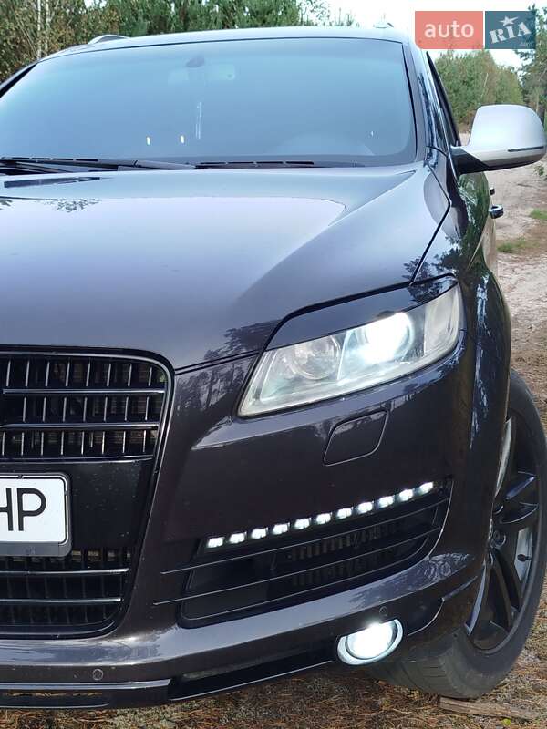 Позашляховик / Кросовер Audi Q7 2006 в Рокитному