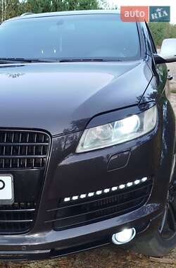 Позашляховик / Кросовер Audi Q7 2006 в 