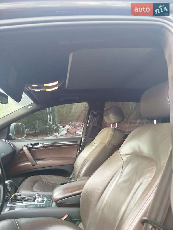 Позашляховик / Кросовер Audi Q7 2006 в Рокитному
