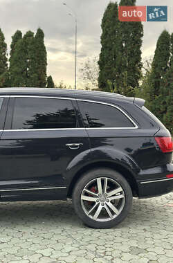Позашляховик / Кросовер Audi Q7 2012 в 