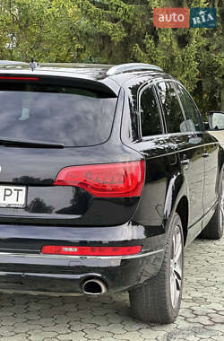 Позашляховик / Кросовер Audi Q7 2012 в 