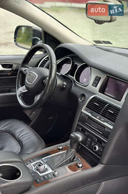 Позашляховик / Кросовер Audi Q7 2012 в 