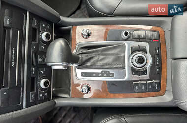Позашляховик / Кросовер Audi Q7 2012 в 