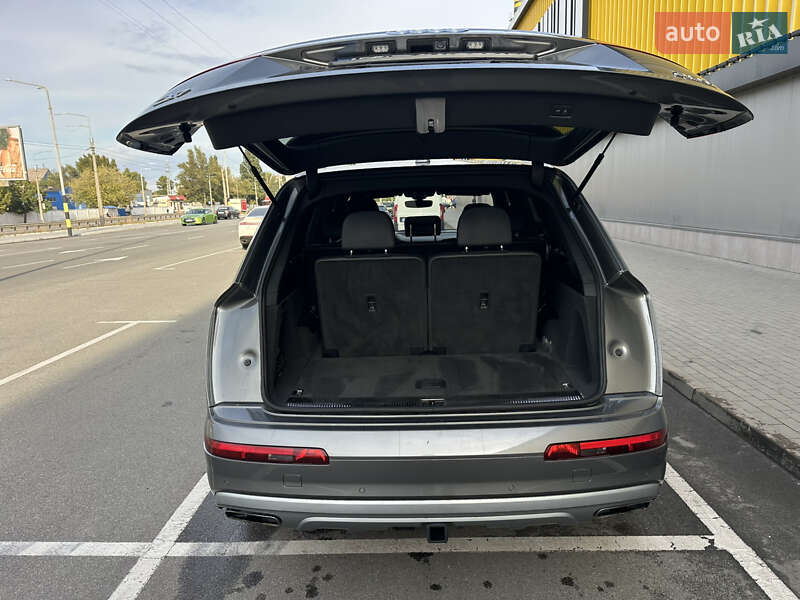 Внедорожник / Кроссовер Audi Q7 2016 в Киеве
