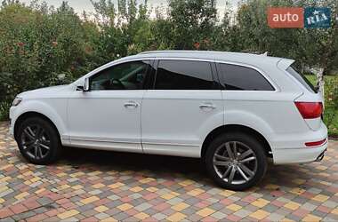 Позашляховик / Кросовер Audi Q7 2015 в 