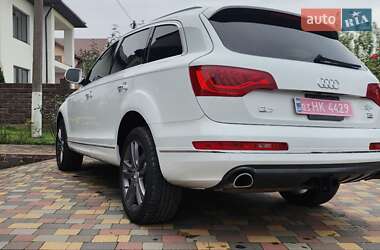 Позашляховик / Кросовер Audi Q7 2015 в 