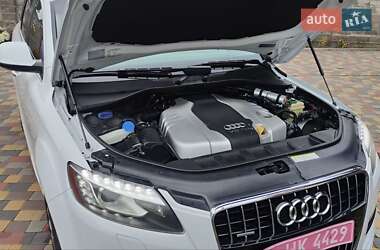 Позашляховик / Кросовер Audi Q7 2015 в 