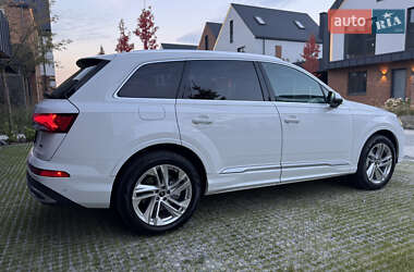 Внедорожник / Кроссовер Audi Q7 2022 в 